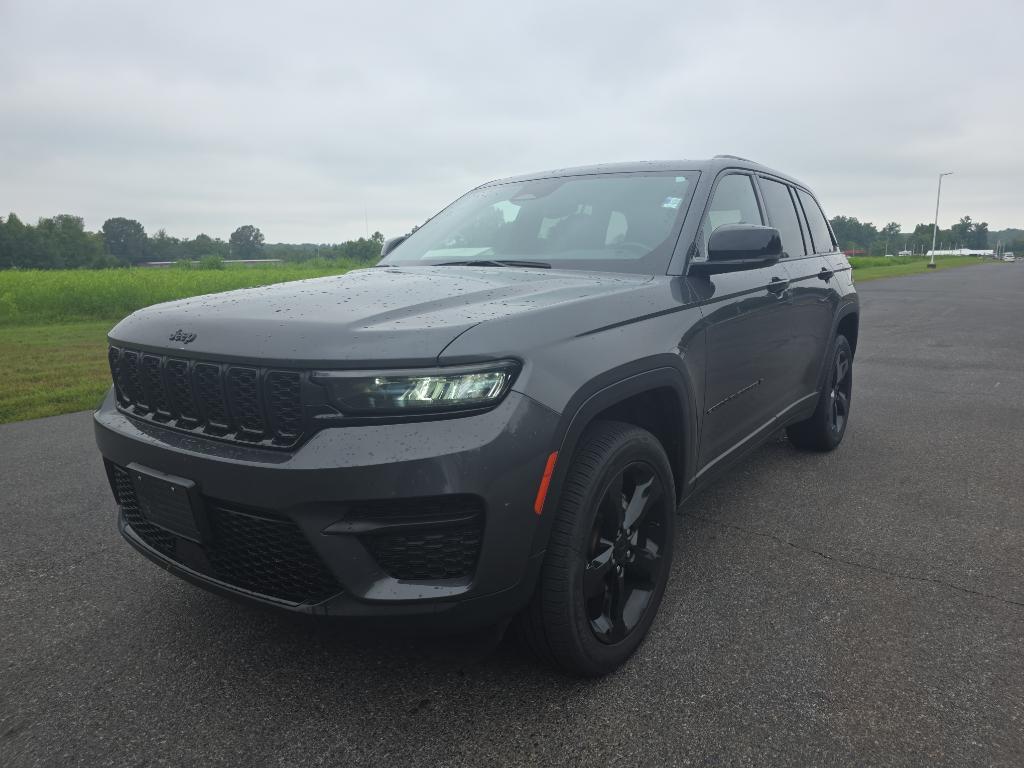 used 2022 Jeep Grand Cherokee car, priced at $28,995
