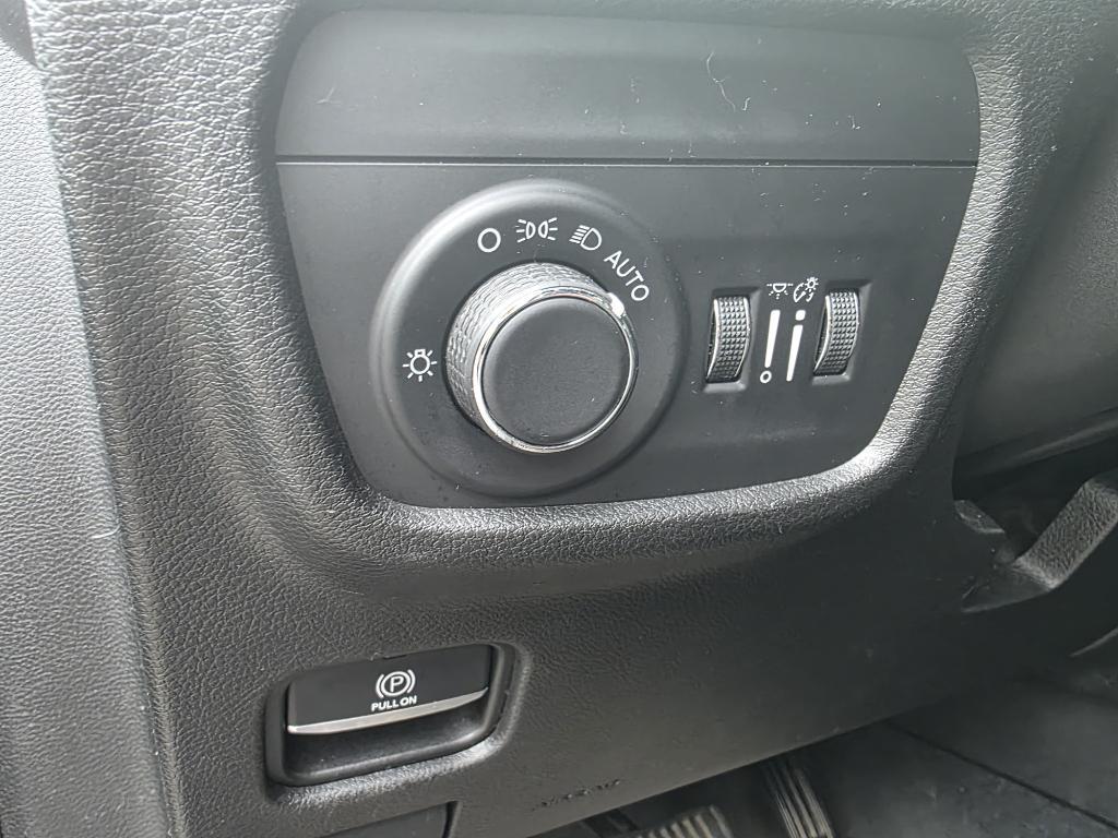 used 2022 Jeep Grand Cherokee car, priced at $28,995