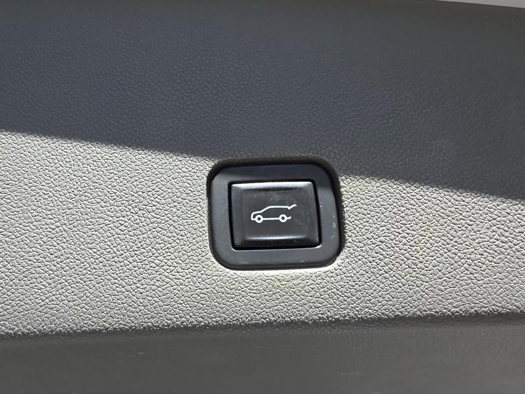 used 2021 Cadillac XT6 car, priced at $38,995