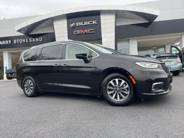 used 2021 Chrysler Pacifica car, priced at $19,495