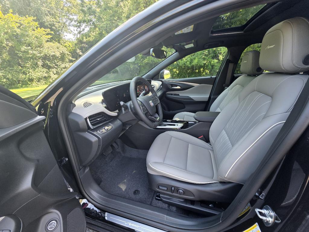 new 2025 Buick Envista car, priced at $31,625