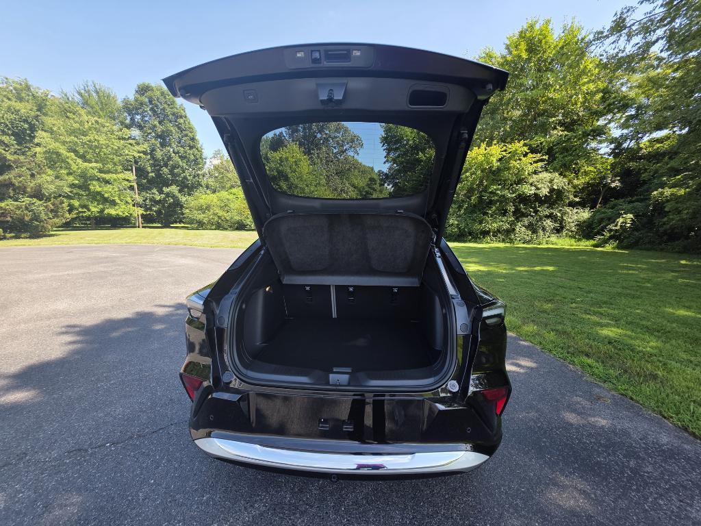 new 2025 Buick Envista car, priced at $31,625