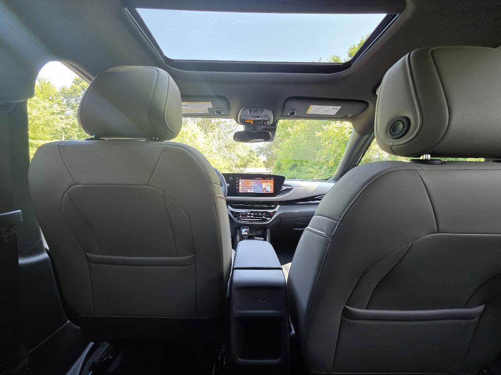 new 2025 Buick Envista car, priced at $31,625