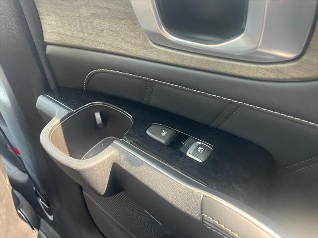 used 2023 Kia Sorento car, priced at $37,995