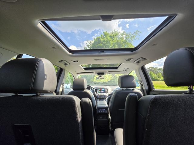 used 2021 GMC Acadia car, priced at $27,995