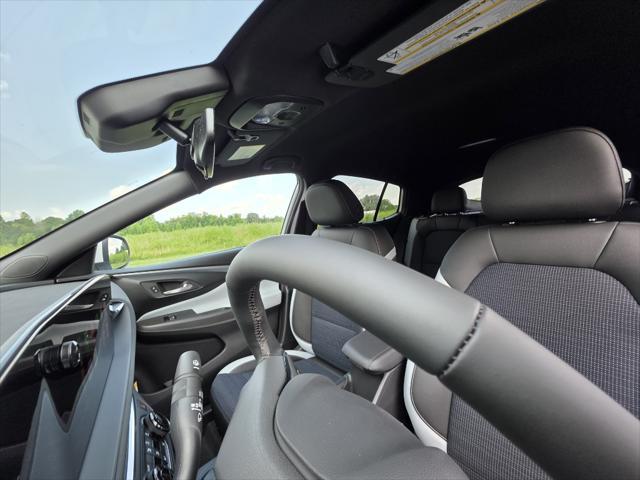 new 2025 Buick Envista car, priced at $26,230
