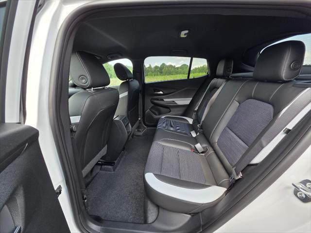 new 2025 Buick Envista car, priced at $26,230