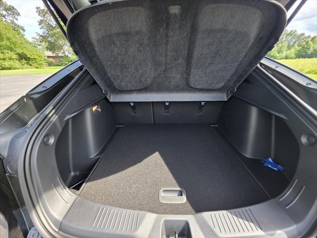 new 2025 Buick Envista car, priced at $26,725