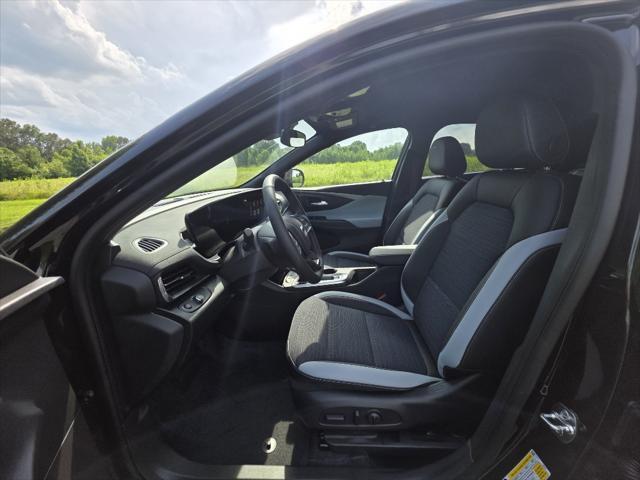 new 2025 Buick Envista car, priced at $26,725