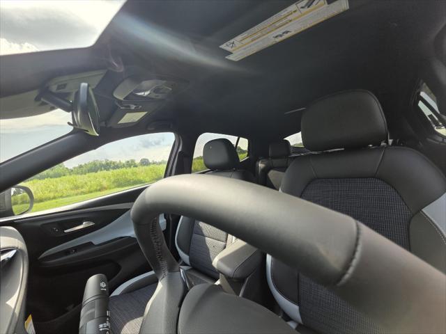 new 2025 Buick Envista car, priced at $26,725