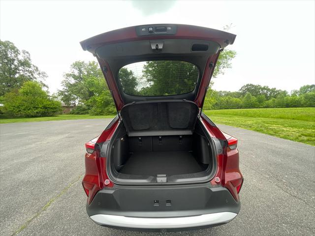 new 2025 Buick Envista car, priced at $26,585