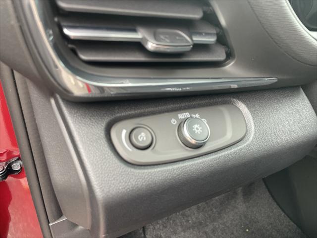 new 2025 Buick Envista car, priced at $26,585