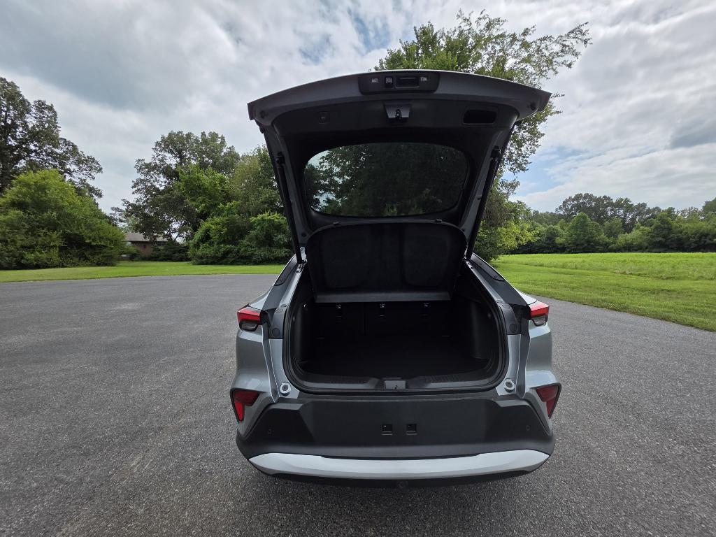 new 2025 Buick Envista car, priced at $27,280