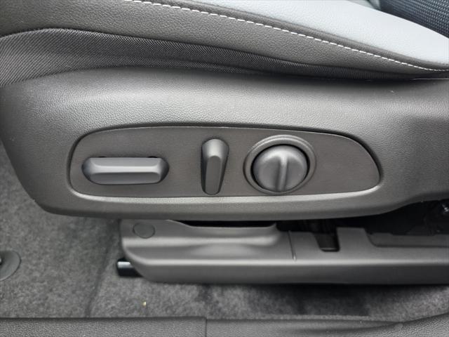 new 2025 Buick Envista car, priced at $26,725