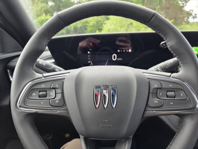 new 2025 Buick Envista car, priced at $26,725