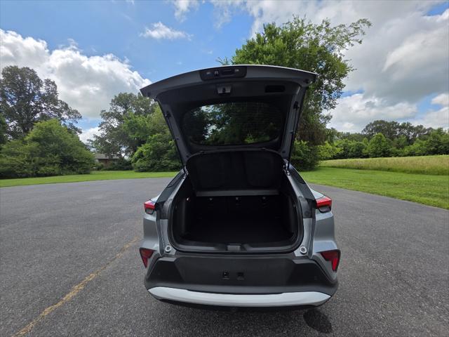 new 2025 Buick Envista car, priced at $26,725