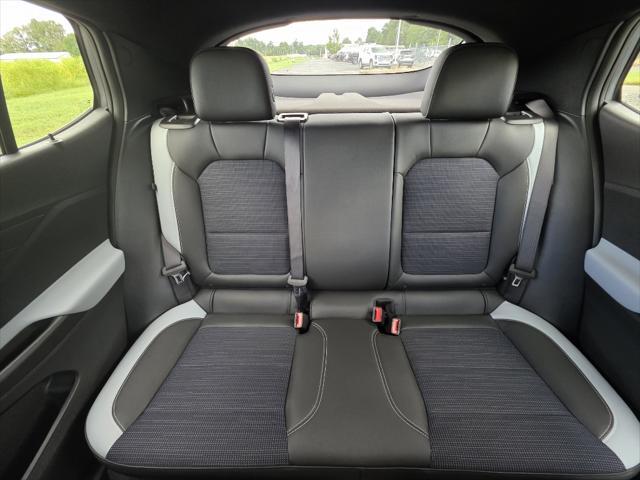 new 2025 Buick Envista car, priced at $26,725