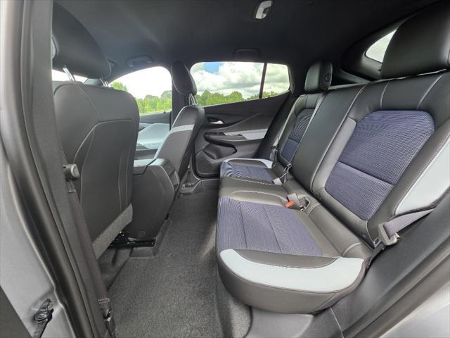 new 2025 Buick Envista car, priced at $26,725