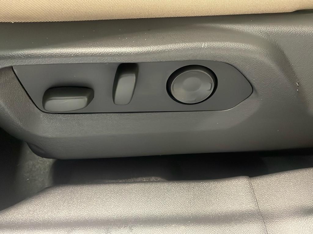 new 2025 Buick Envision car, priced at $39,245