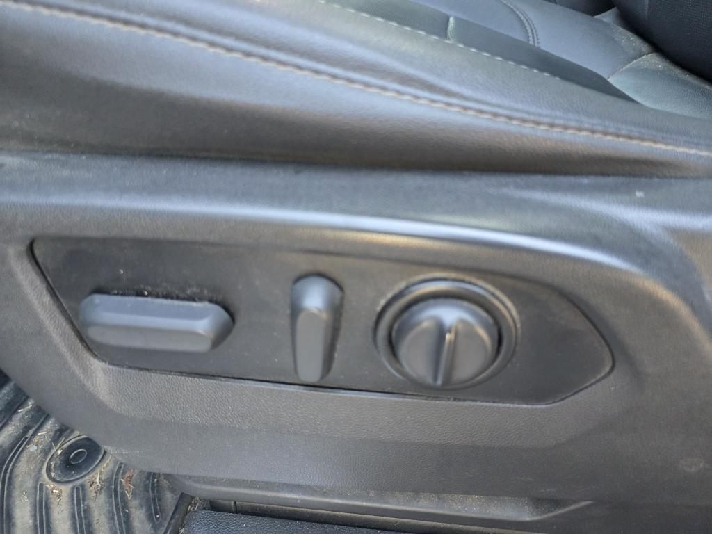 used 2022 Chevrolet Silverado 1500 car, priced at $38,995