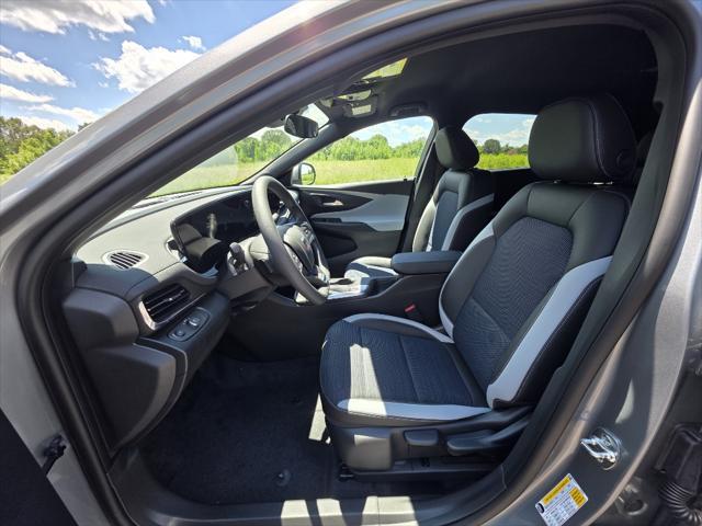 new 2025 Buick Envista car, priced at $25,730