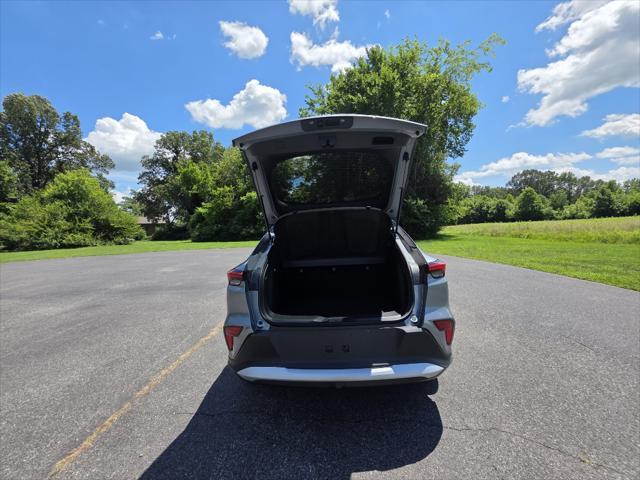 new 2025 Buick Envista car, priced at $25,730