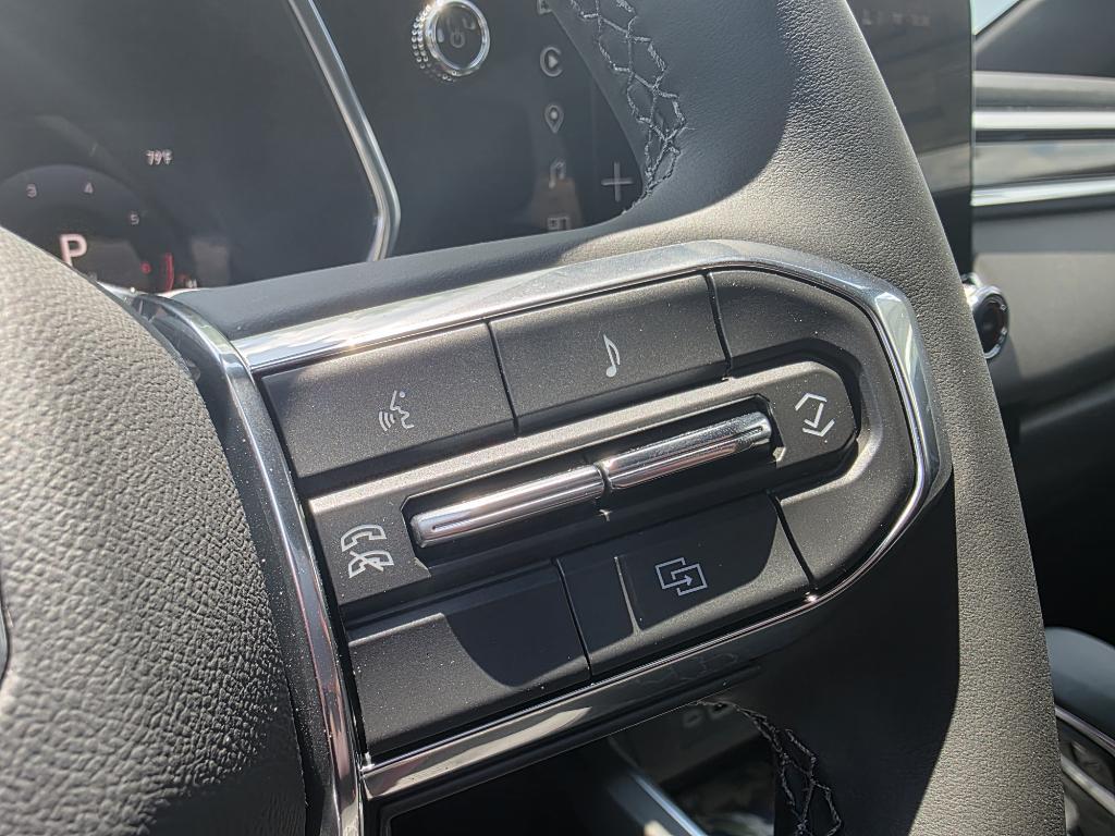new 2025 GMC Canyon car, priced at $40,965