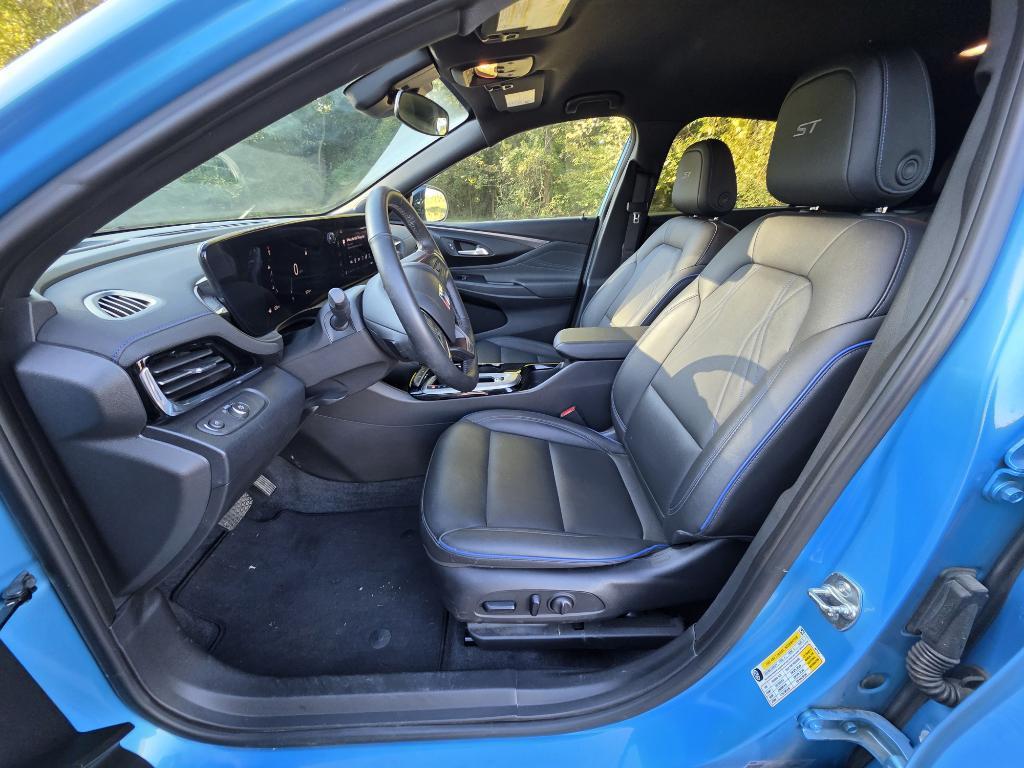 used 2025 Buick Envista car, priced at $26,995