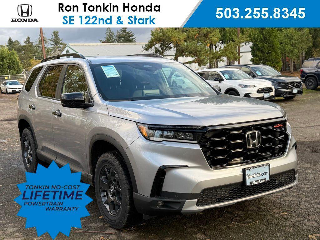 new 2025 Honda Pilot car, priced at $47,990