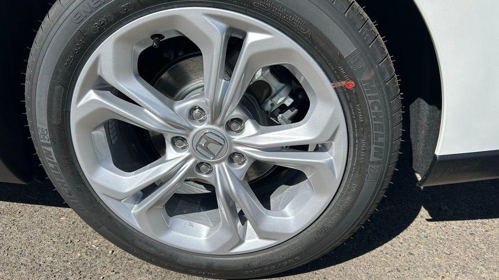 new 2025 Honda Accord car, priced at $28,959