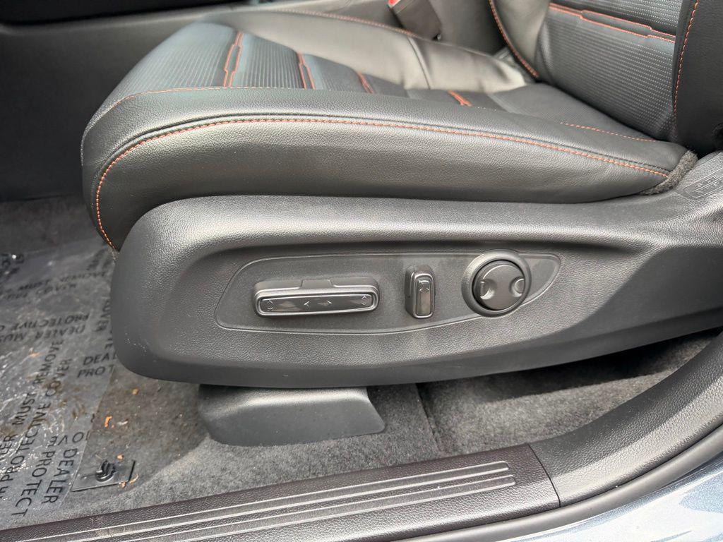 new 2026 Honda CR-V Hybrid car, priced at $39,965