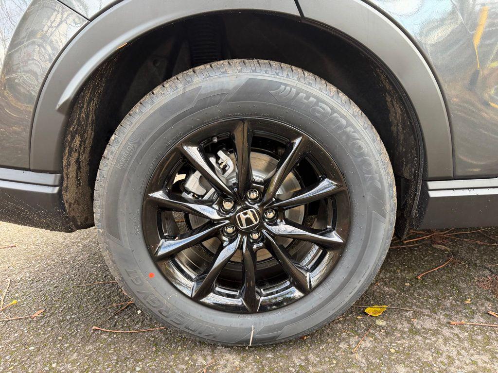 new 2026 Honda CR-V Hybrid car, priced at $39,965