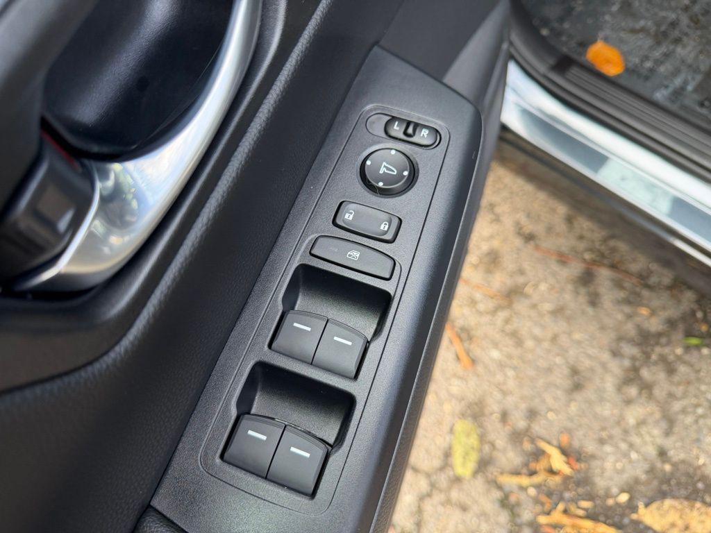 new 2026 Honda CR-V Hybrid car, priced at $39,965