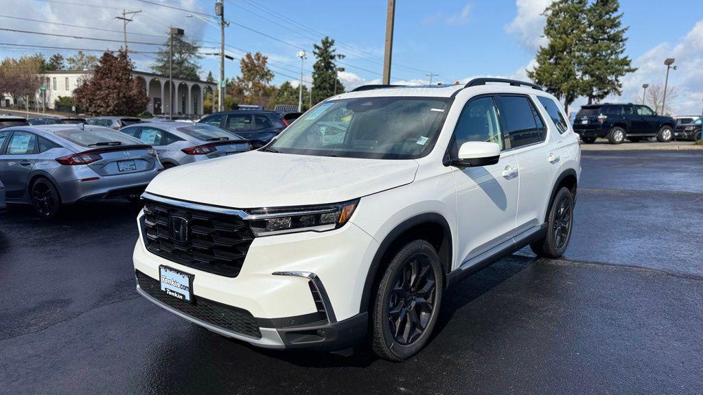 new 2025 Honda Pilot car, priced at $48,423