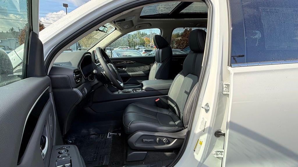 new 2025 Honda Pilot car, priced at $48,423