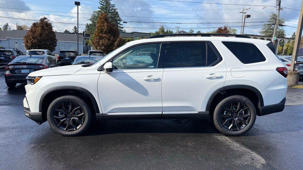 new 2025 Honda Pilot car, priced at $48,423