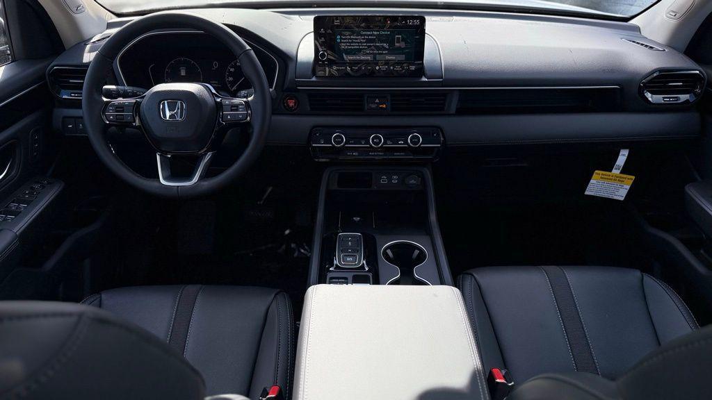 new 2025 Honda Pilot car, priced at $48,423