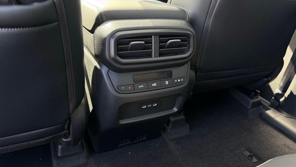 new 2025 Honda Pilot car, priced at $48,423