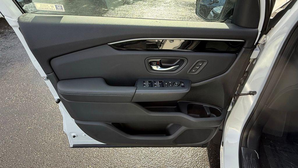 new 2025 Honda Pilot car, priced at $48,423