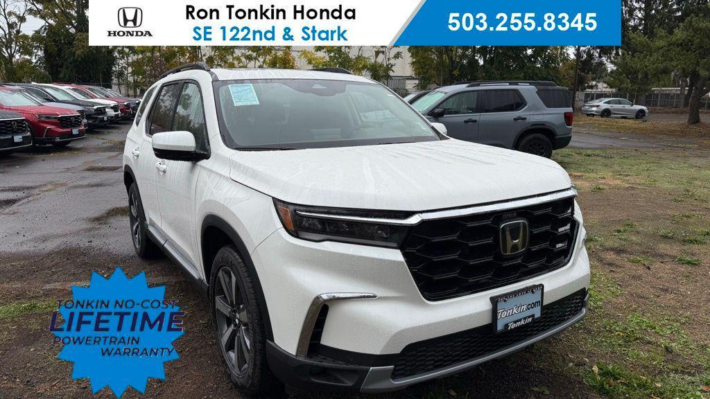 new 2025 Honda Pilot car, priced at $48,660