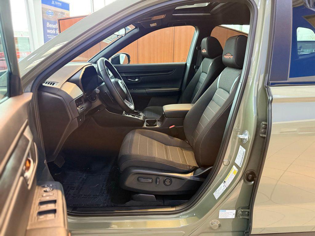new 2026 Honda CR-V Hybrid car, priced at $39,032