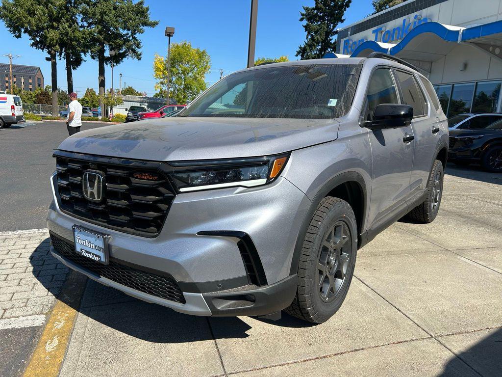 new 2025 Honda Pilot car, priced at $50,895