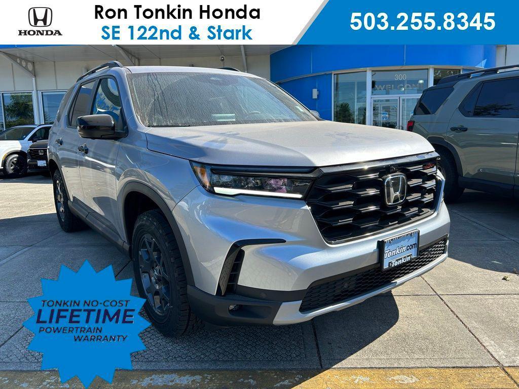 new 2025 Honda Pilot car, priced at $50,895
