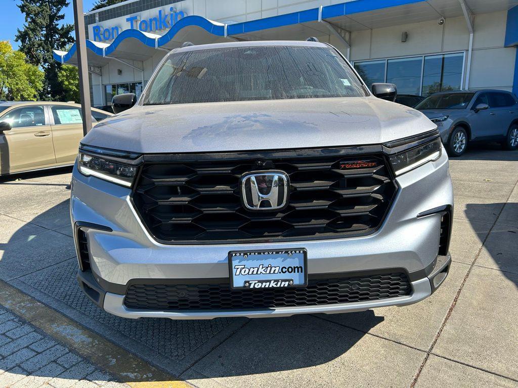new 2025 Honda Pilot car, priced at $50,895