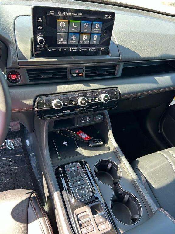 new 2025 Honda Pilot car, priced at $50,895