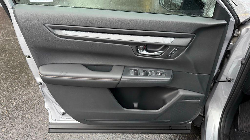 new 2026 Honda CR-V Hybrid car, priced at $39,965