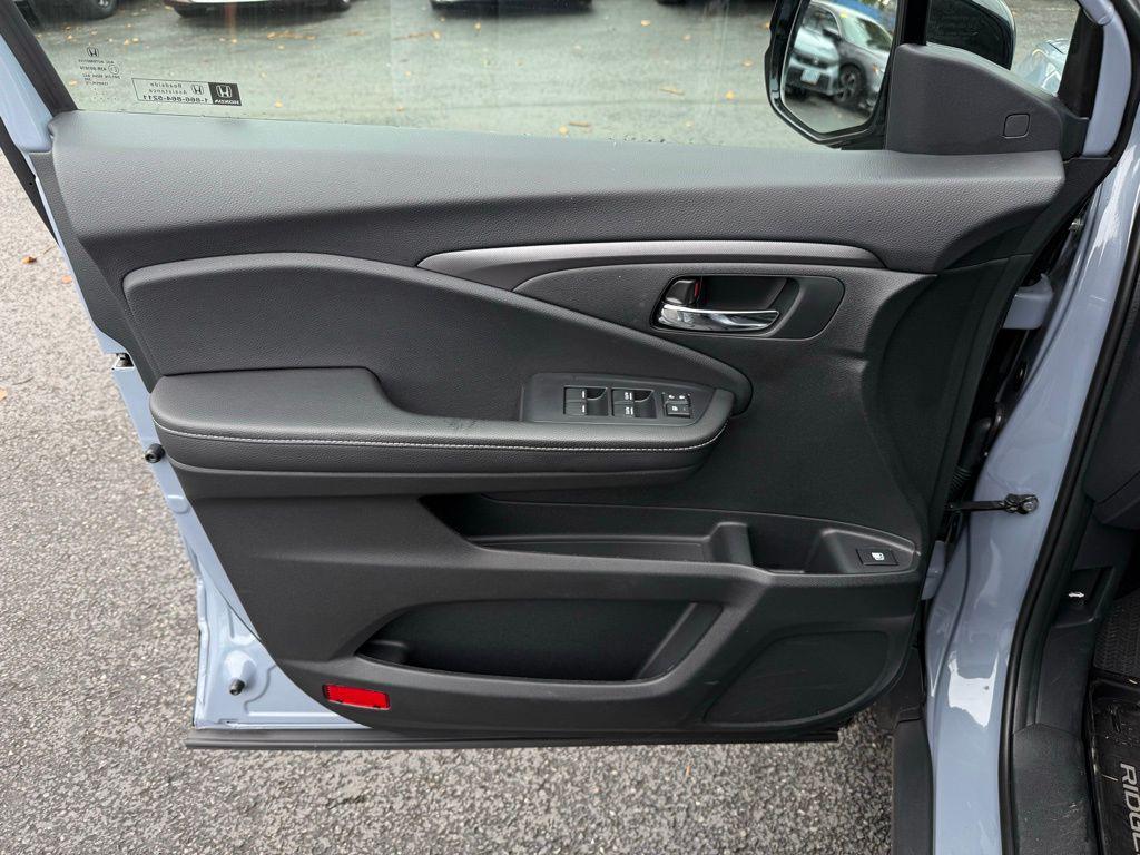 used 2024 Honda Ridgeline car, priced at $35,653