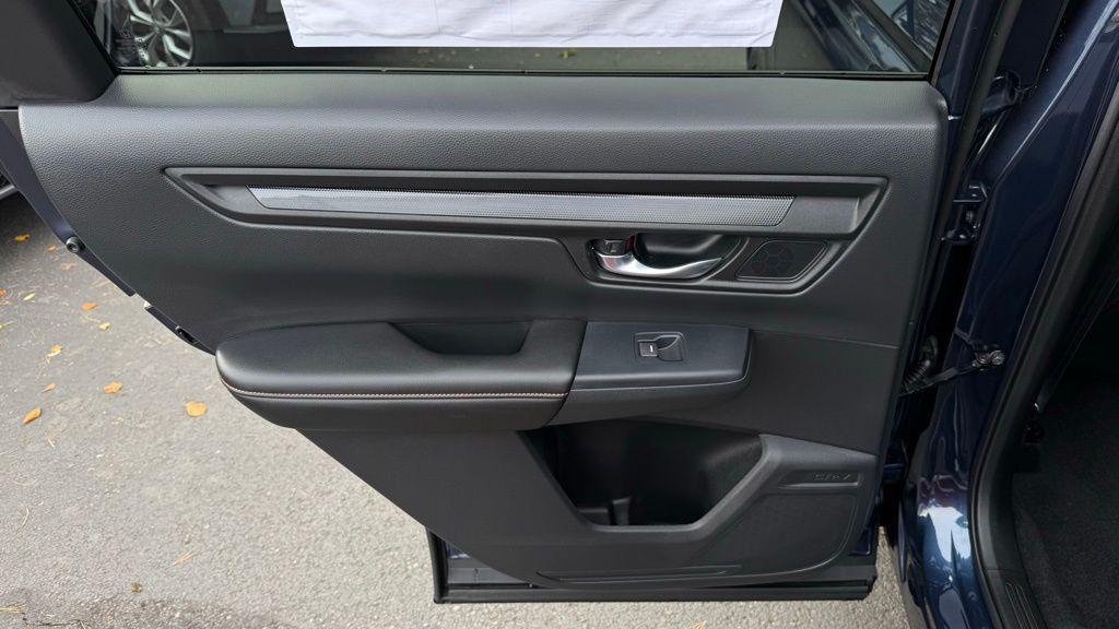 new 2026 Honda CR-V Hybrid car, priced at $38,600