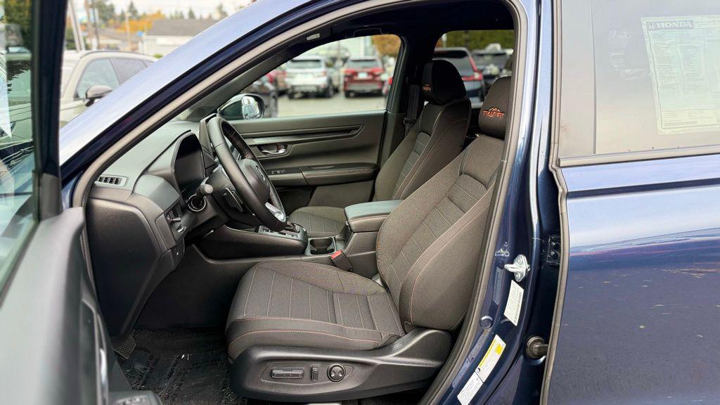 new 2026 Honda CR-V Hybrid car, priced at $38,600