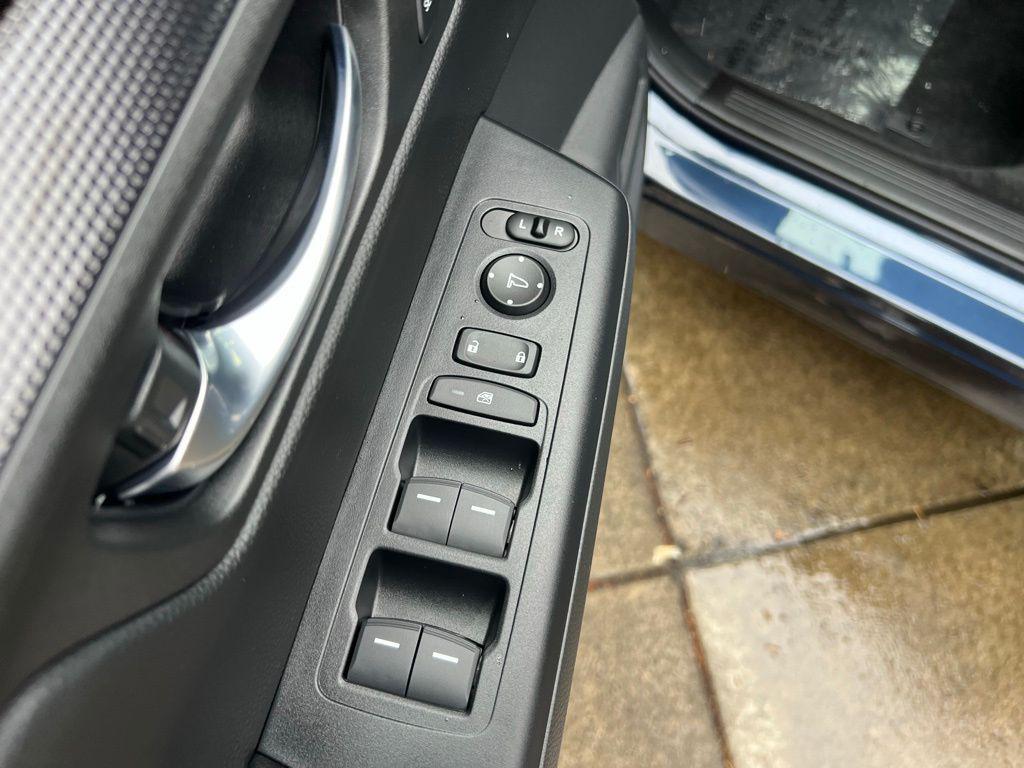 new 2026 Honda CR-V Hybrid car, priced at $39,965